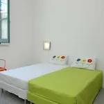 לינה וארוחת בוקר Resart Traditional 2*